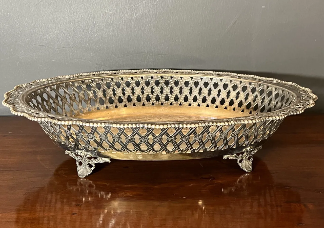 French 90 carat silver dish